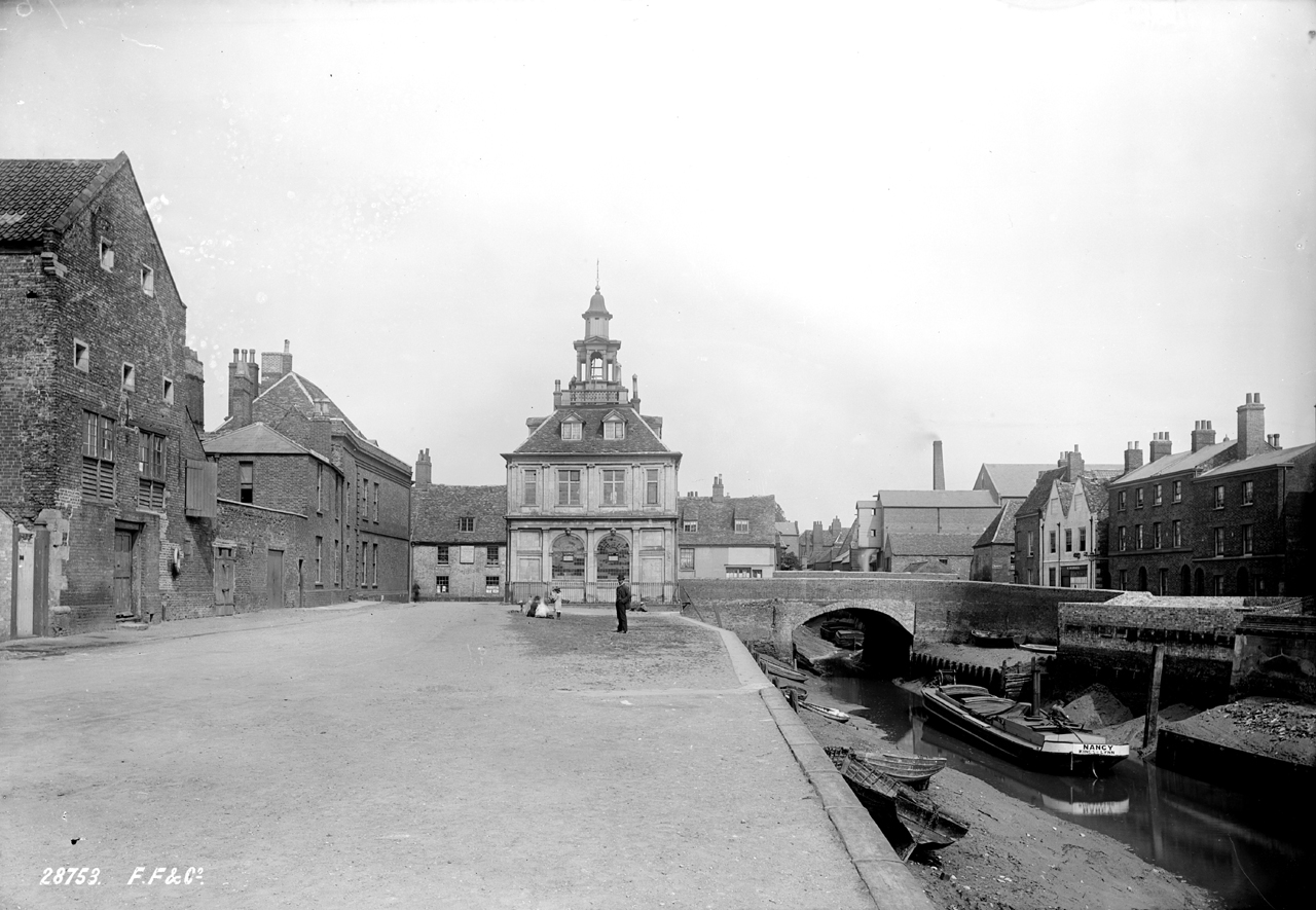 The Custom House and riverside at King's Lynn in 1891